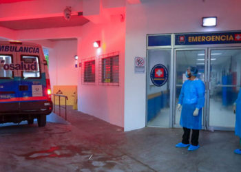 Dos pacientes reciben alta del hospital San Rafael tras ganar batalla al covid-19