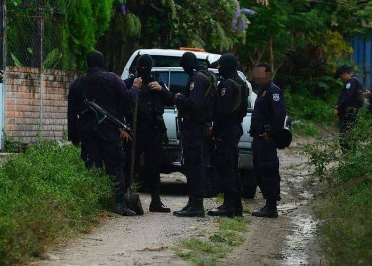 Supuesta pandillera muere al enfrentarse a tiros con agentes de la PNC