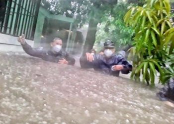 PNC, FAES y MOP evacuan decenas de familias por inundaciones