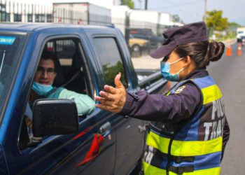Modifican salida según el número de DUI: este domingo podrán salir personas cuyo documento finalice en 5 o 6