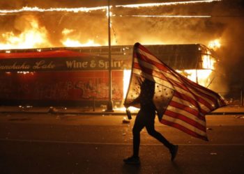 Gobernador de Minnesota ordena la «movilización total» de la Guardia Nacional ante las protestas por la muerte de George Floyd