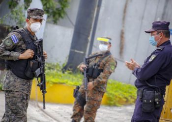 Autoridades cierran taller automotriz por infringir la cuarentena especial