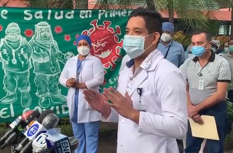Empleados del Hospital Rosales le exigen a diputados prorrogar Ley de Emergencia