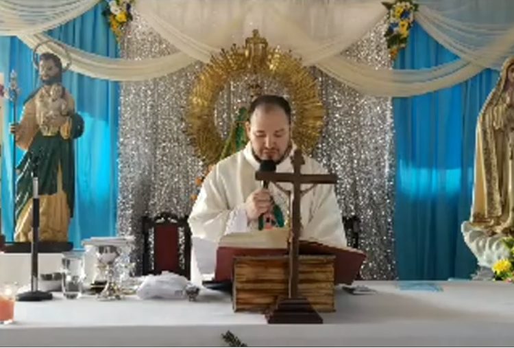 Parroquia de San Vicente se aferra a la oración ante la pandemia del covid-19