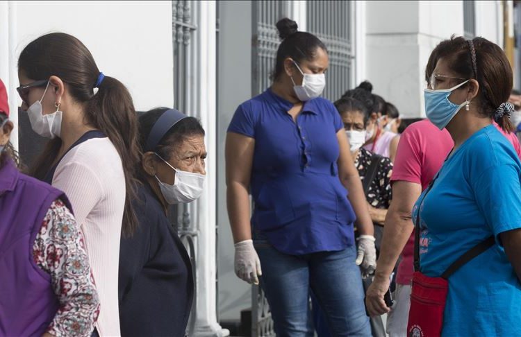 Perú registra más de 4.000 casos de coronavirus en las últimas 24 horas