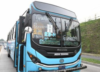 Anuncian «más de mil unidades de transporte» para trasladar personal de salud a partir de este viernes