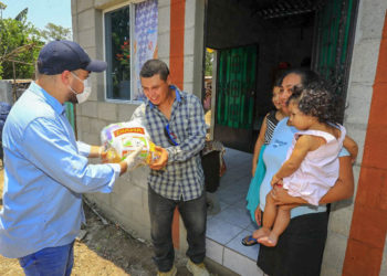Entregan viviendas y víveres en comunidad Distrito Italia de Tonacatepeque