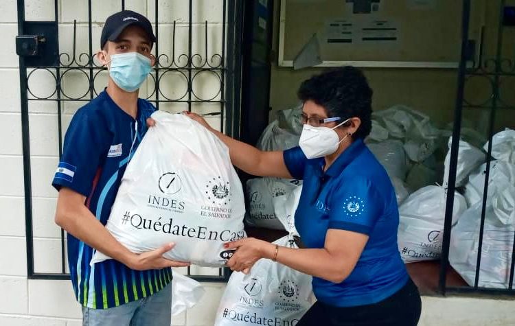 El INDES sigue entregando ayuda a los atletas del interior de país