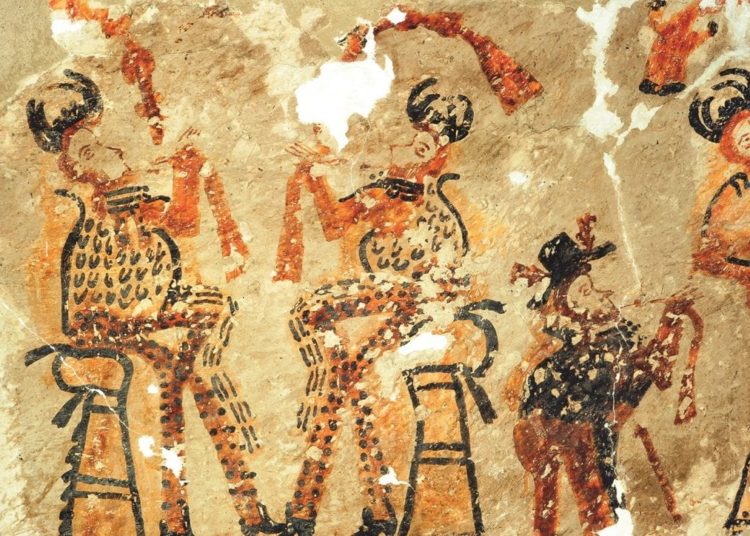 Descubren tres murales mayas de la época colonial durante la restauración de una casa en Guatemala