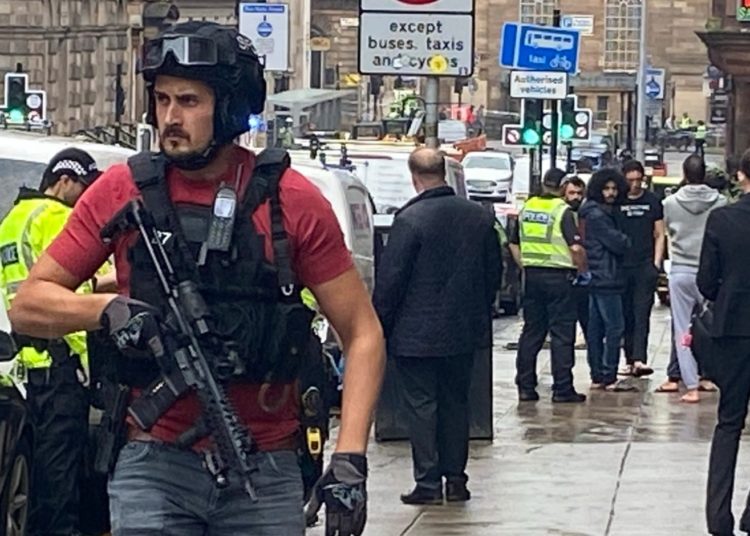 Tres muertos y al menos seis heridos en un ataque con arma blanca en un hotel de Glasgow