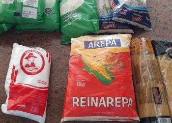 “Otra humillación más que no podemos aceptar”: militares retirados están indignados por la bolsa de alimentos que les da Maduro