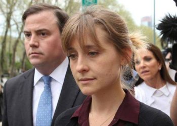 Allison Mack, actriz de ‘Smallville’, acepta culpabilidad en caso de la secta sexual NXIVM