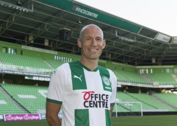 Arjen Robben volvió del retiro: “Lo hago por amor al club”