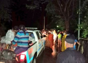 Evacuan a familias de Metapán tras desbordamiento de río