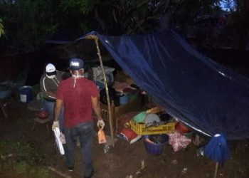 En medio de pandemia y lluvias desalojan a familia de su vivienda en Cara Sucia, Ahuachapán