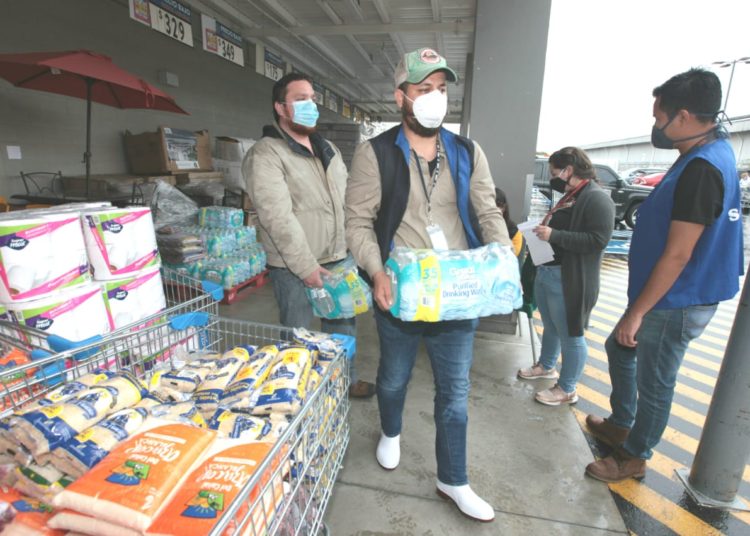 Albergues de San Salvador reciben donativo de campaña de recaudación Alimentos Solidarios de Walmart