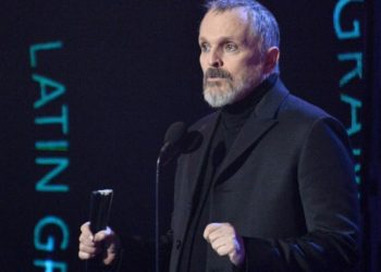 Miguel Bosé dice que covid-19 es una gran mentira