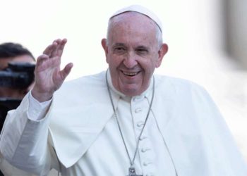 El papa Francisco celebra su primera audiencia después del confinamiento