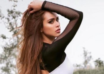 Yanet García luce su cuerpo al ejercitarse en ajustados leggings