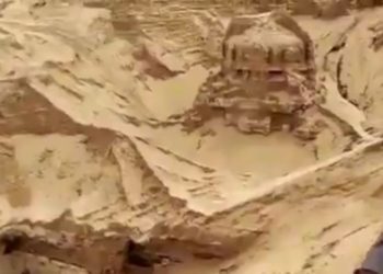 (VIDEO) Encuentran un templo de la diosa Shiva de hace varios siglos enterrado en la India