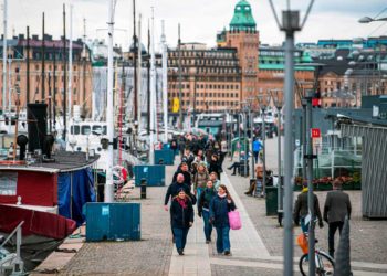 El epidemiólogo jefe de Suecia reconoce que el país ha tenido «demasiadas» muertes por covid-19