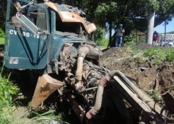 Camión arrolla a vendedores de frutas en la misma zona donde ayer murieron dos policías, en Redondel Integración