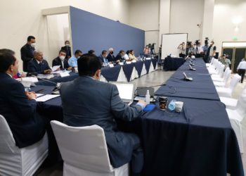 Diputados dicen «es raro» que la PNC no retire a sindicalistas que se han tomado las calles aledañas a la Asamblea