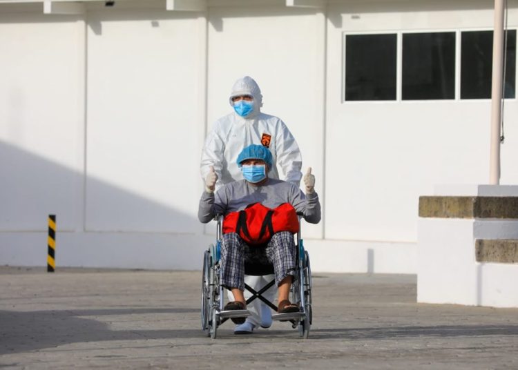 Hospital El Salvador da de alta a los primeros 5 pacientes que fueron ingresados esta semana