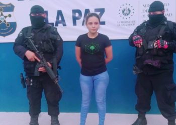 Joven mujer es detenida por transportar droga en San Pedro Masahuat