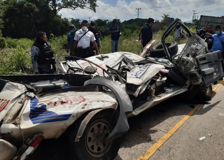 Mueren dos policías en grave accidente de tránsito sobre Redondel Integración