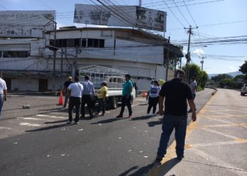 Sindicalistas mantienen por segundo día consecutivo bloqueo a calles en alrededores de Centro de Gobierno