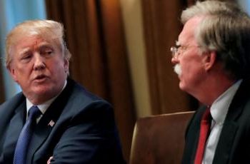 Un juez federal de EE.UU. permite la publicación del libro de John Bolton pese a las protestas de la administración Trump