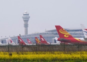 China suspende todo el transporte de pasajeros con otras regiones del país por coronavirus