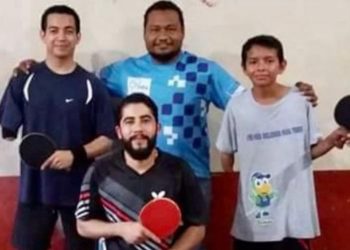 Paratletas de tenis de mesa se las ingenian para entrenar