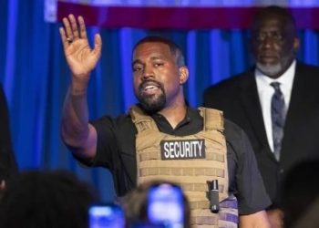 Kanye West celebra su primer mitin de campaña presidencial con polémicas declaraciones, citas de la Biblia y sollozos