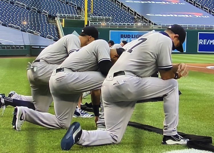 Yankees y Nationals se arrodillan por “Black Lives Matter” en inicio de Grandes Ligas