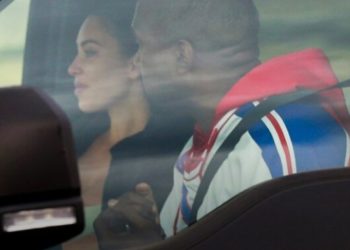 Lágrimas y aspavientos durante el tenso encuentro entre Kim Kardashian y Kanye West dentro del auto