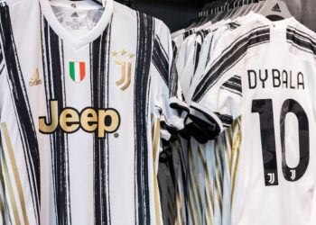 Juventus presentó su nueva camiseta: los detalles que generaron burlas en las redes sociales