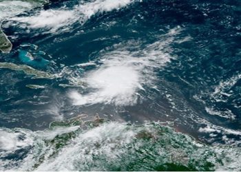 El huracán Isaías llega a las Bahamas y tocará tierra en Florida este fin de semana