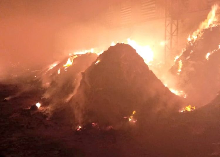 incendio en el Km 22 ½ de la carretera Antigua a Zacatecoluca, en Olocuilta.