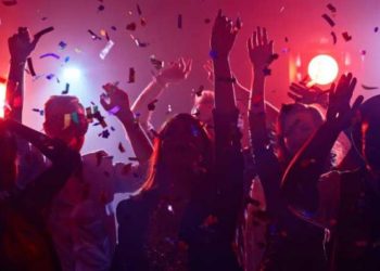 Joven que organizó una «fiesta covid» en EE.UU. se arrepiente tras mostrar síntomas de la enfermedad