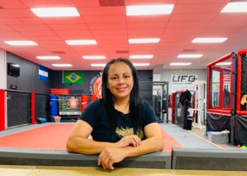 Salvadoreña Ingrid Cuellar, atleta OLY de luchas y entrenadora