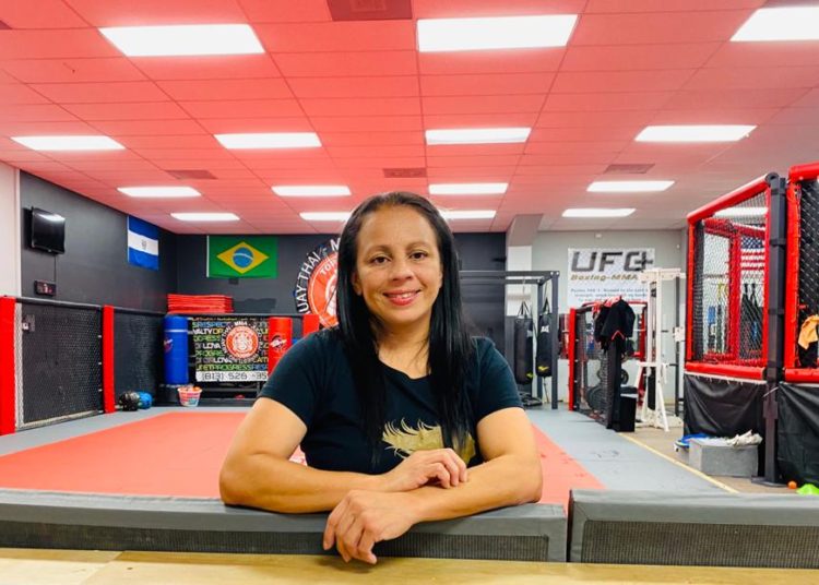 Salvadoreña Ingrid Cuellar, atleta OLY de luchas y entrenadora