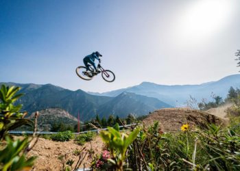 La ciclista salvadoreña Mariana Salazar retoma los entrenos y se adapta a la nueva realidad