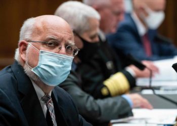 Robert Redfield director del CDC: Si todos usáramos mascarilla, la pandemia estaría controlada en menos de 8 semanas