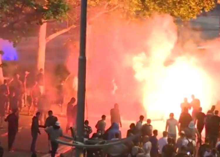 Enfrentamientos en Serbia tras el anuncio de una nueva cuarentena por el covid-19