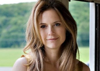 La actriz Kelly Preston esposa de John Travolta muere de cáncer de mama