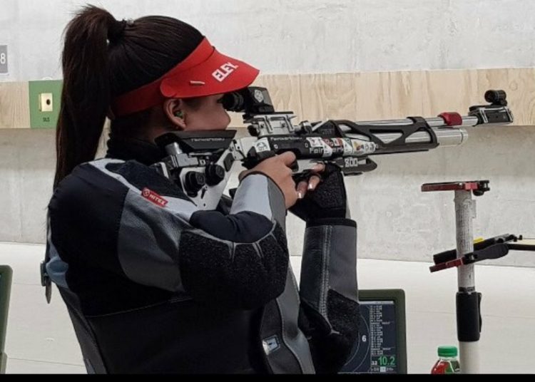 La tiradora salvadoreña Melissa Mikec se adapta en Serbia a una nueva rutina deportiva por la pandemia