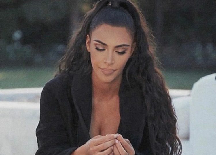 Kim Kardashian regresó sola a Los Ángeles y advirtió a Kanye West que no regresara hasta que se sienta listo