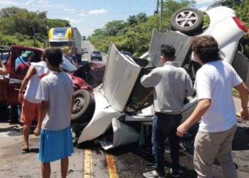 VIDEO | Accidente de tránsito en carretera el Litoral deja al menos dos personas lesionadas de gravedad